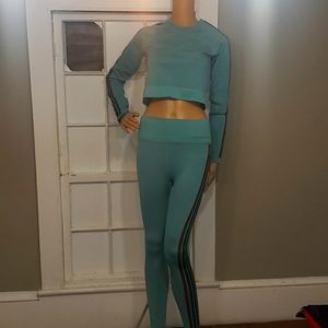 Fabletics (Active Wear) Rhythm 2 Piece Outfit